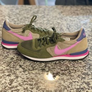 NBW Nike Size 9 Shoes